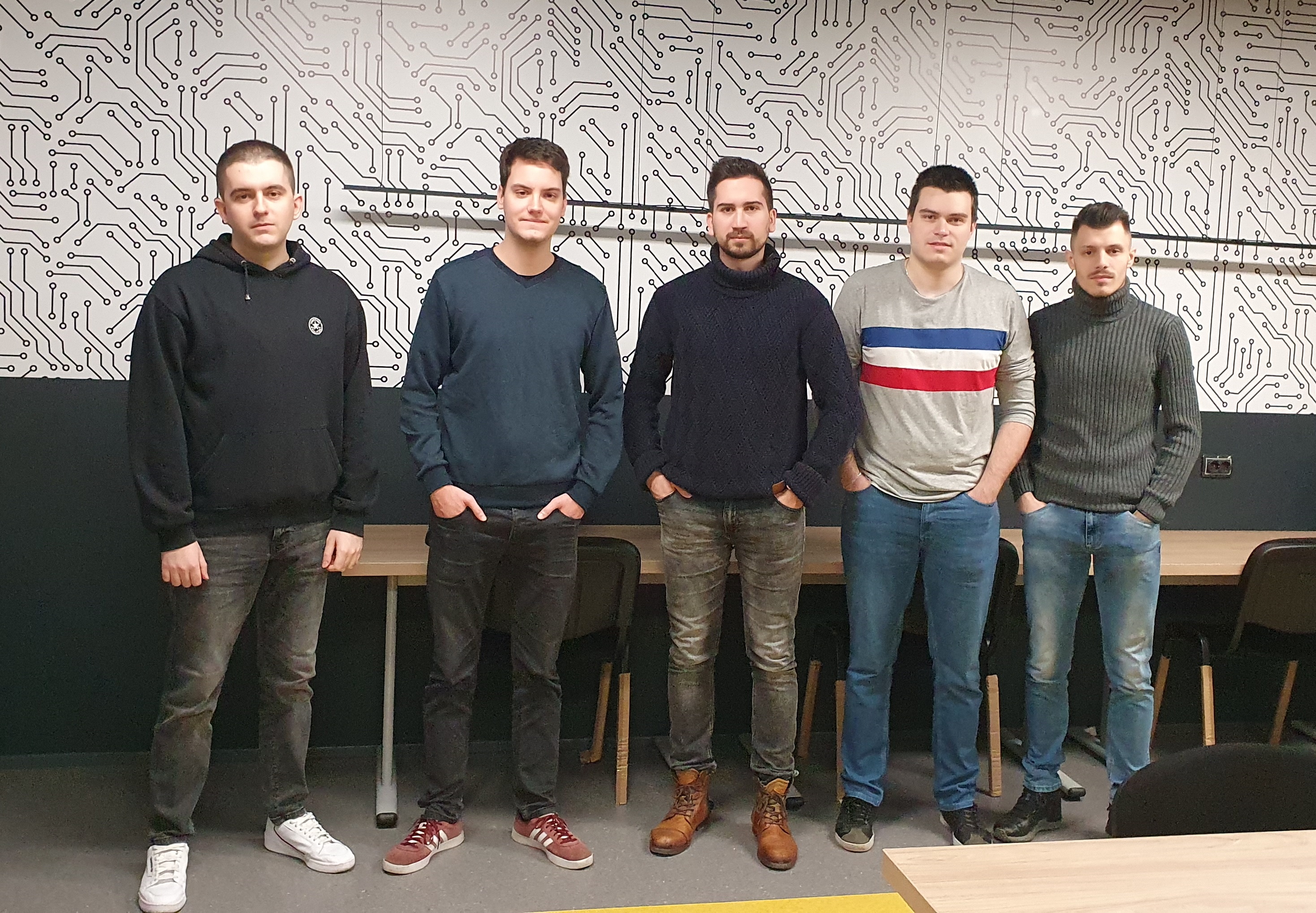 VIŠE NEMA ČEKANJA U DUGIM REDOVIMA Inženjeri Elektrotehničkog fakulteta u Banjaluci osmislili sistem kojim lakše dolazite do upisa u matične službe (FOTO)
