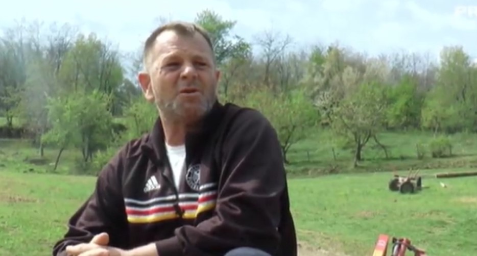 "Ja sam u kući opozicija, a žene vlast" Radišu komšije zaobilaze, a pop mu ne dolazi u kuću zbog toga što živi sa dvije supruge (FOTO)