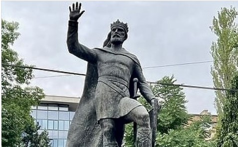 BANJALUKA ĆE ISPRAVITI NEPRAVDU KOJU JE NAČINILO SARAJEVO! Stanivuković oštro reagovao na spomenik kralja Tvrtka I Kotromanića u Sarajevu (FOTO)