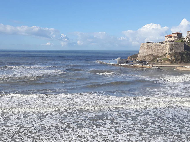 Muškarac iz Tutina se utopio na Velikoj plaži u Ulcinju