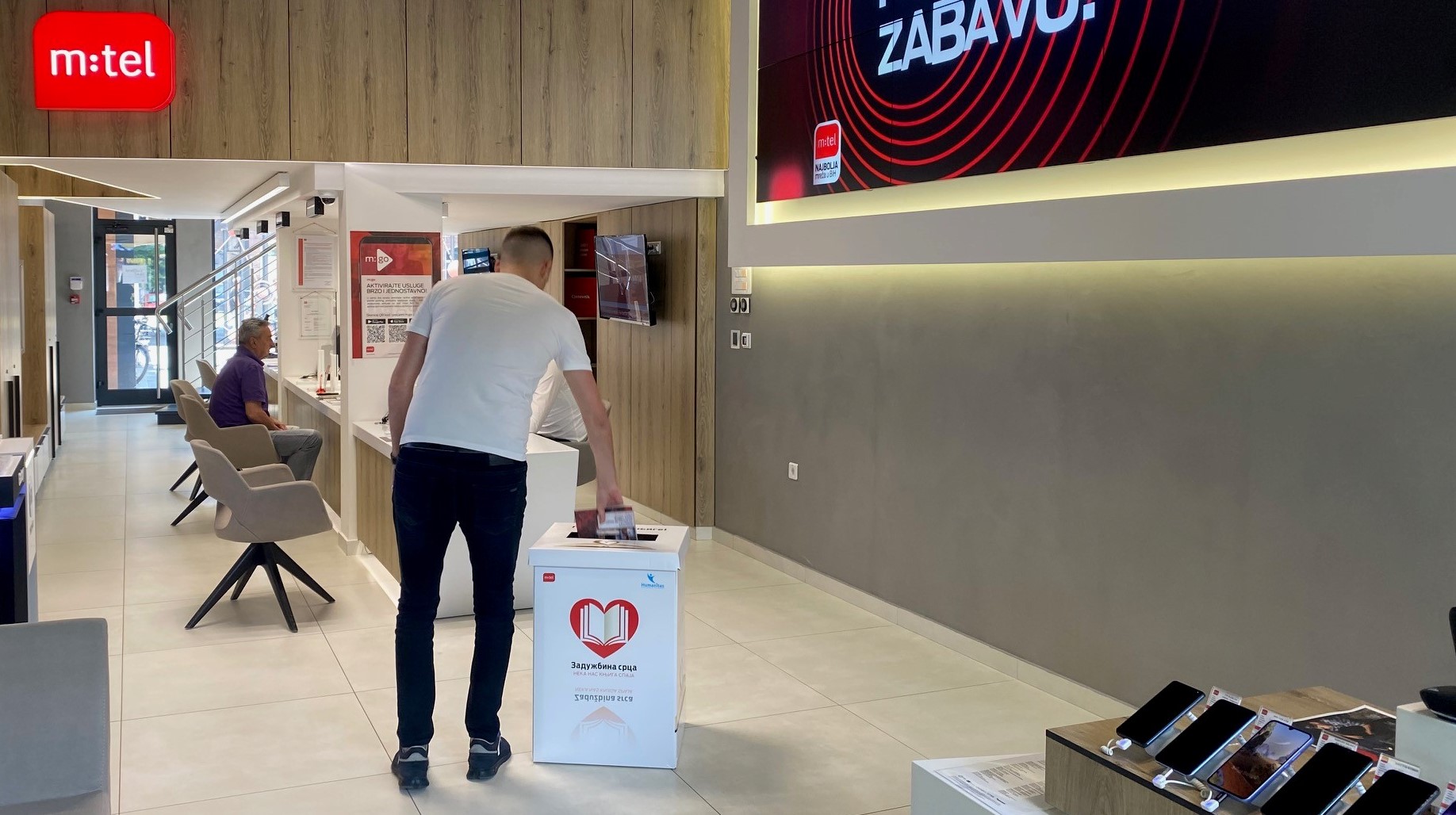 Zadužbina srca – u poslovnicama m:tel-a