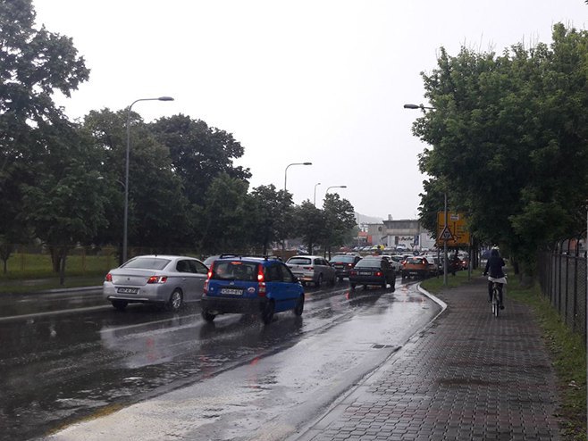 POVEĆANA OPASNOST OD ODRONA Neophodna oprezna vožnja i držanje odstojanja