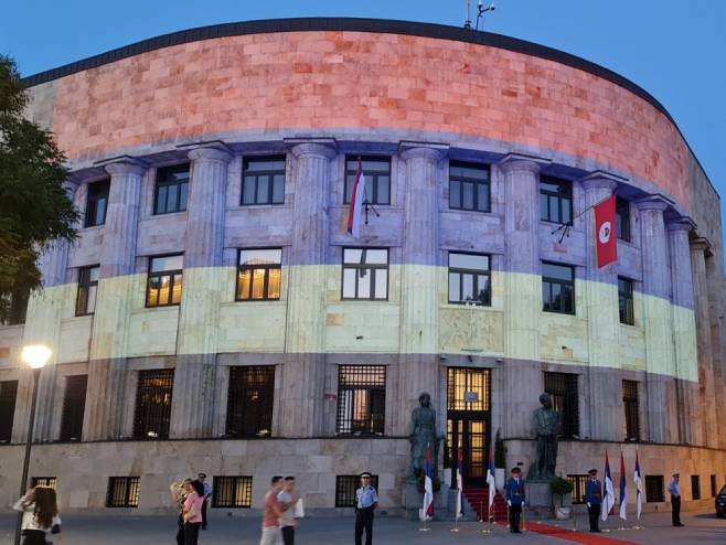Palata Republike večeras u bojama srpske trobojke