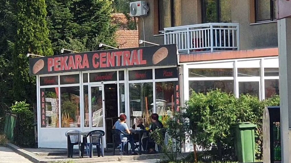 NI 7 DANA OD ZLOČINA Pekara u Zavidovićima u kojoj je Mersud brutalno ubio Aidu pa presudio sebi, ponovo otvorena (VIDEO)