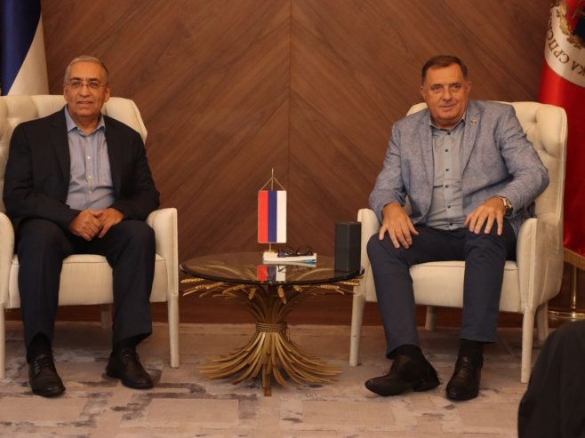 Dodik će pokloniti knjigu "Digitalna higijena" svim osnovnim školama u Srpskoj