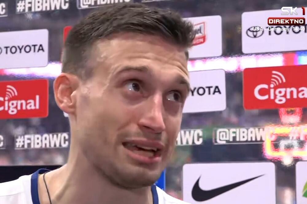 AVRAMOVIĆ SE RASPLAKAO POSLIJE MEČA Nije mogao da obuzda emocije nakon plasmana u finale SP!