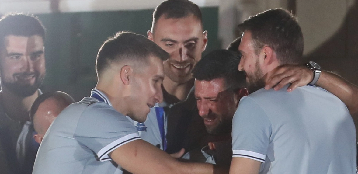 BOGDAN NIJE BIO NA SLAVLJU KOŠARKAŠA Nekoliko sati prije dočeka primio tužne vijesti, ipak došao na balkon