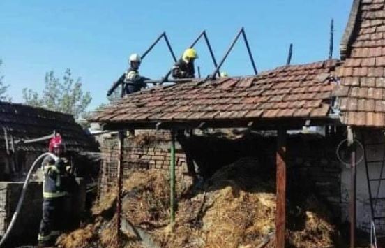 DRAMA KOD ZRENJANINA Žena upalila brener da peče paprike, pa zapalila šupu (FOTO)