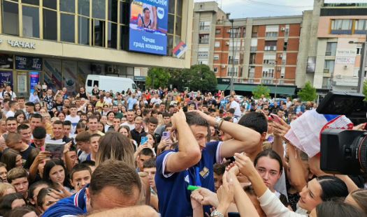 "VOLIM VAS SVE, SLAVA BOGU" Avramović emotivan na dočeku u Čačku (FOTO/VIDEO)