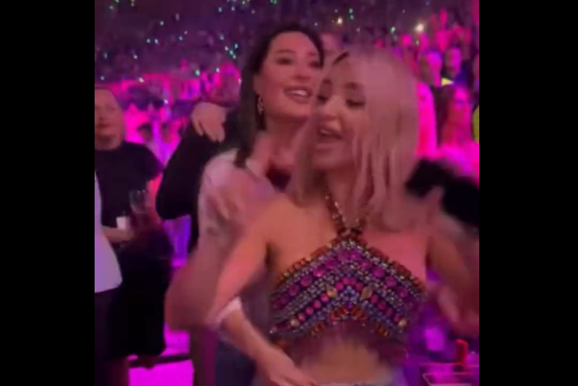 Ceca uhvatila Maju Berović za kukove, pa zamiješale uz Prijin veliki hit