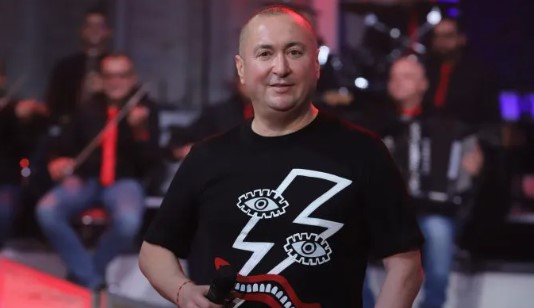 Đani ponovo snimljen kako ljubi muškarca (VIDEO)