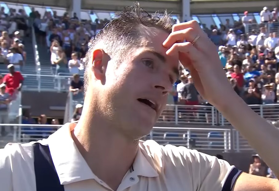EMOTIVNE SCENE NA US OPENU Čuveni američki div završio karijeru i ostavio stadion u suzama (VIDEO)