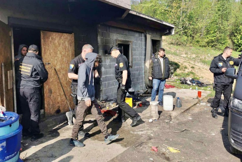 Privedena dva migranta, osumnjičeni za silovanje i provale
