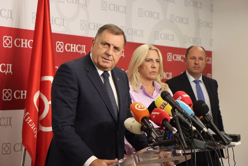 STRANCI KOMPLIKUJU SITUACIJU Predstavnici Oružanih snaga spremni da se na poziv povuku u Republiku Srpsku