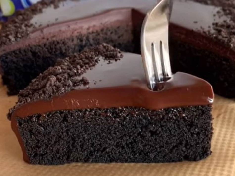 OREO TORTA KOJA SE PEČE TAČNO 6 MINUTA Mekana, čokoladna i prosto neodoljiva