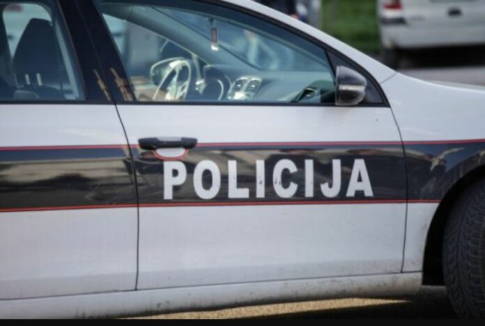 TEŠKA NESREĆA KOD MOSTARA U sudaru 4 automobila povrijeđene 3 osobe