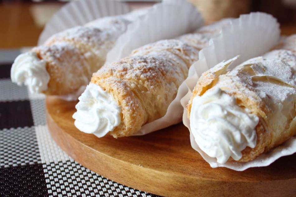 LAK RECEPT ZA ŠAUM ROLNICE Napravite bolje od poslastičara, a potrebna su 3 jeftina sastojka