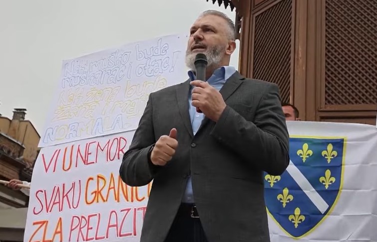 SANIN MUSA POZIVA NA KONTRASKUP NA ENTITETSKOJ LINIJI Boji se za svoju bezbjednost zbog mirnih protesta u RS