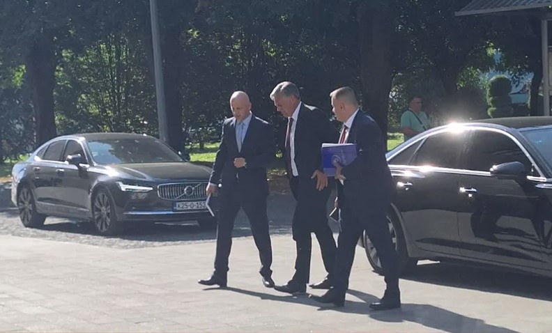 Počeo sastanak Dodika s nosiocima najodgovornijih funkcija