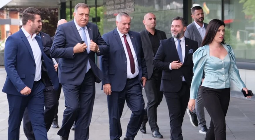 Počeo sastanak lidera SNSD-a, HDZ-a i "trojke“