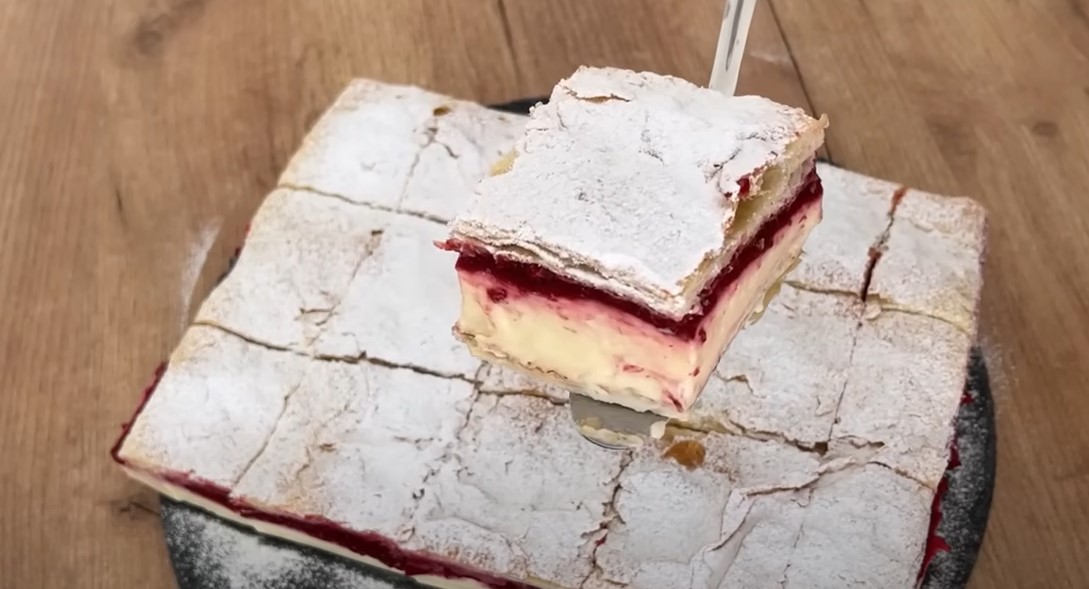 OVAKO ITALIJANI SPREMAJU KREMPITU Krckave kore, mirisni fil od vanile i osvježavajući voćni krem