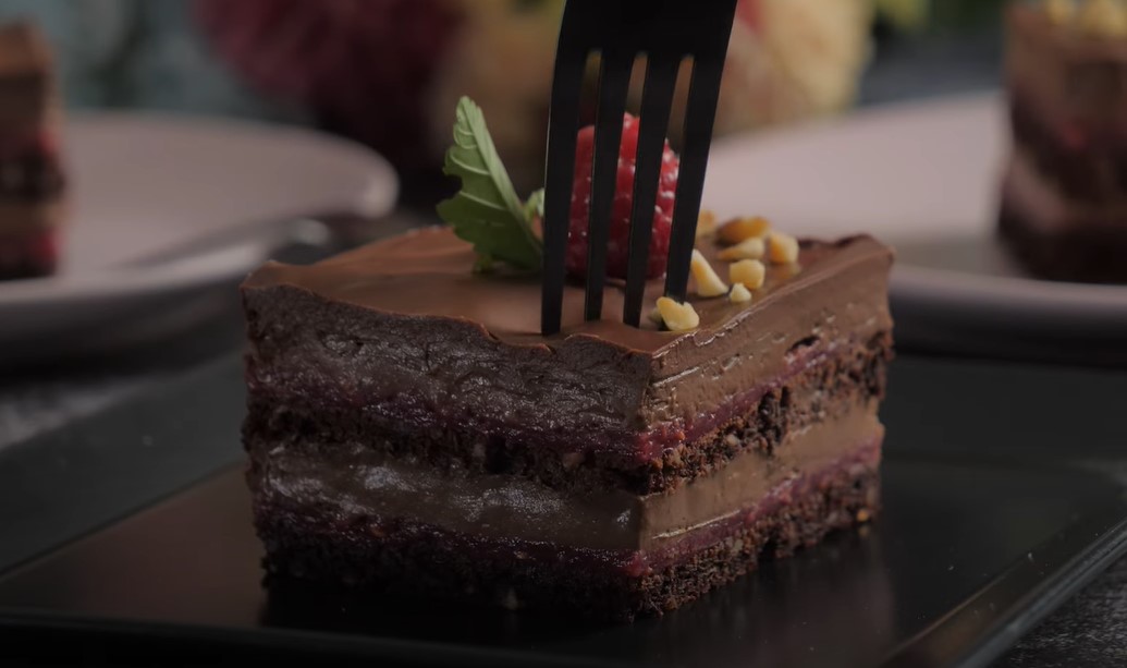 BARON TORTA RASKOŠNOG IMENA I UKUSA Kraljevski spoj čokolade i malina