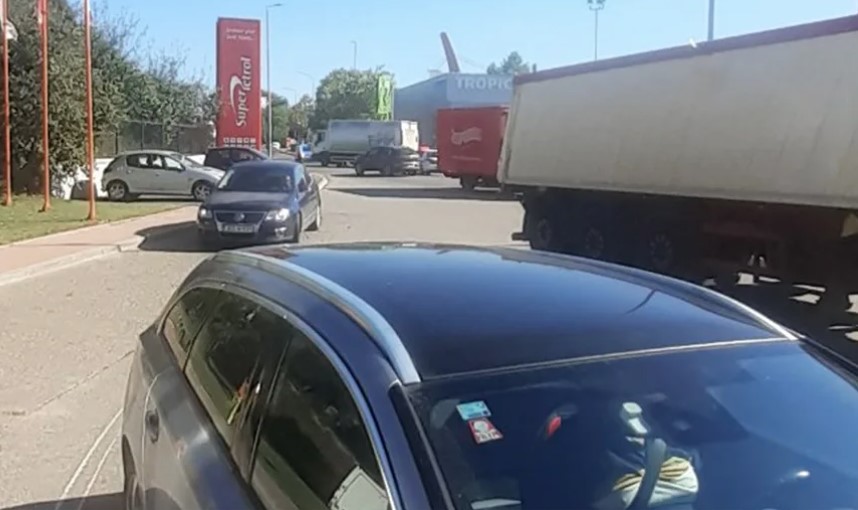Udes u Klašnicama, formirale se gužve