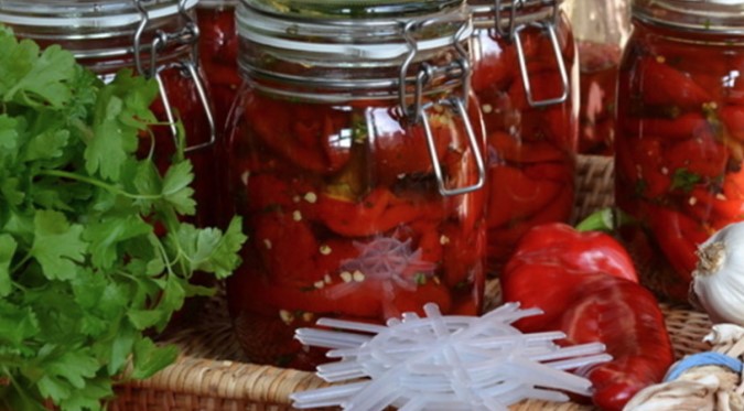 Bakin recept: Crvene paprike sa bijelim lukom