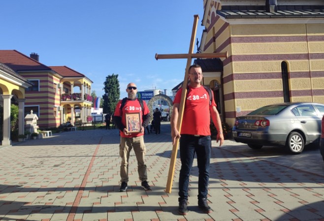 SUTRA STIŽE U BANJALUKU Krenuo u hodočašće za zdravlje djece sa poteškoćama u razvoju