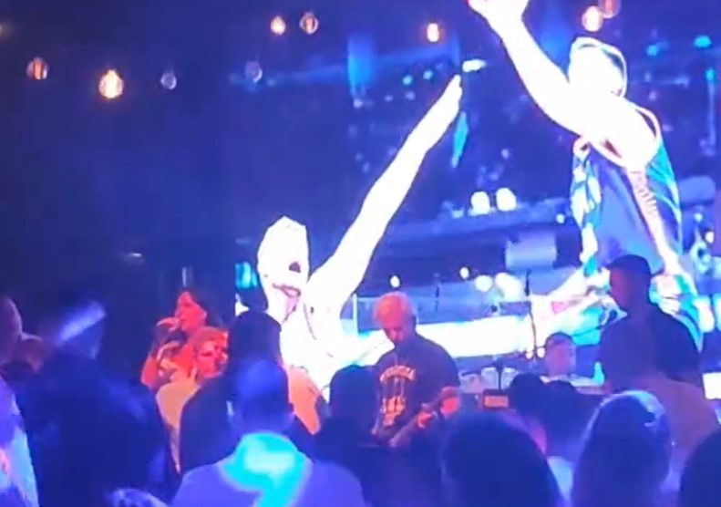 ATMOSFERA NA ŽURCI "ORLOVA" DOVEDENA DO USIJANJA Ceca održala emotivan govor, pa zapjevala Jokićevu omiljenu pjesmu (VIDEO)