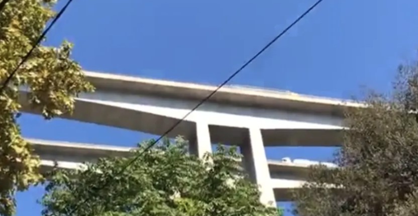 Okončana drama: Fudbaler sklonjen sa mosta! (VIDEO)