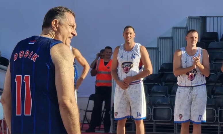 Dodik: Košarkaški spektakl poremetila grupa navijača koja je neprimjereno skandirala Vučiću