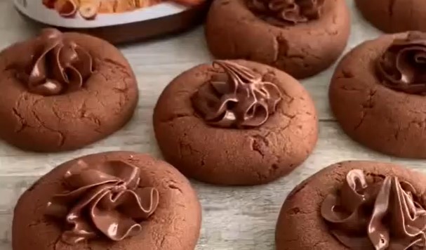 NAJBRŽI RECEPT ZA NUTELA KOLAČE OD 3 SASTOJKA Gotovi za čas posla, a svi će tražiti još