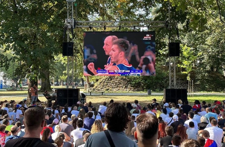BANJALUČANI SVIM SRCEM UZ ORLOVE! Najveći grad Srpske bodri naše momke (FOTO)
