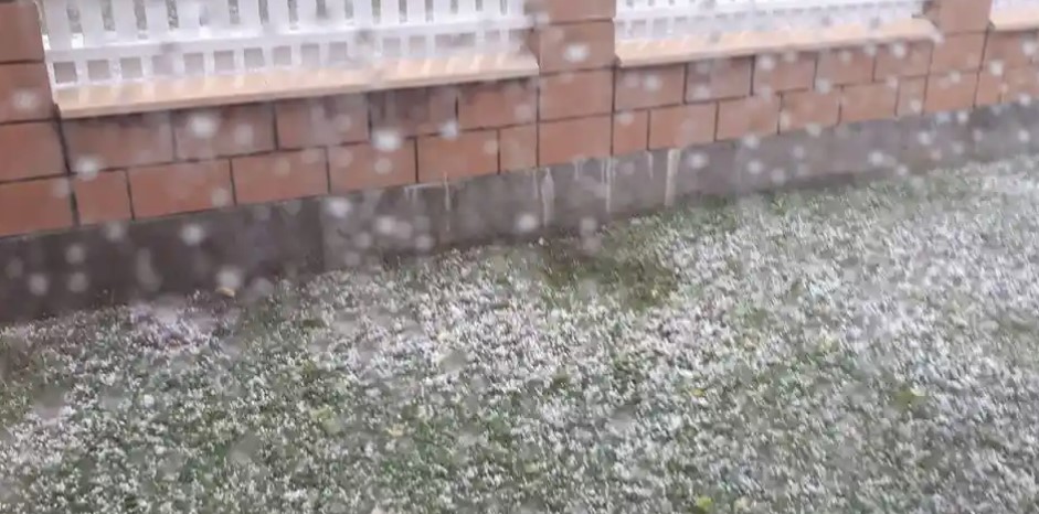 Olujno nevrijeme u Ugljeviku: Padao grad, vjetar nosio sve pred sobom