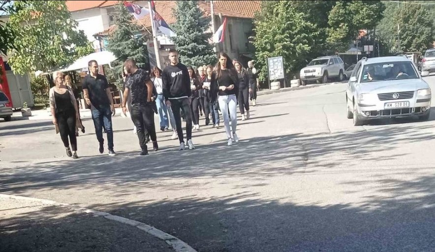"ČUVAJ NAŠA TRI ČUDA ODOZGO" Supruga i mještani se opraštaju od ubijenog Stefana čije tijelo porodica još nije preuzela