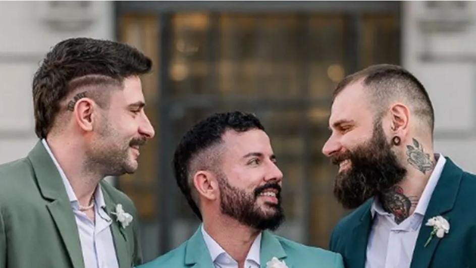EM TROJICA, EM MUŠKARCI Njih trojica su jedan drugom rekli "da"