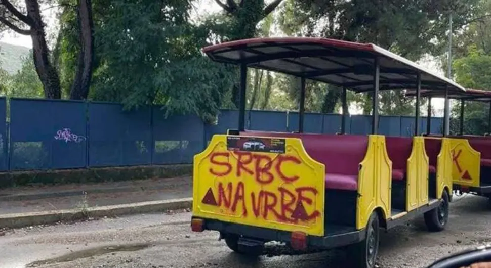 HAPŠENJE U HERCEG NOVOM Na voziću napisao "Srbe na vrbe"