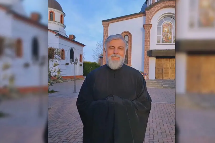 (VIDEO) RIJEŠIO DILEMU Vladika Grigorije dao odgovor na pitanje da li smije da se radi na crveno slovo