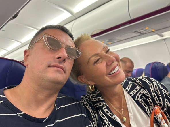 ANDRIJA MILOŠEVIĆ I LEPA BRENA ZAVRŠILI U AVIONU Pjevačica otkrila dugogodišnju tajnu iz karijere i oduševila glumca: Pomislim, isto tako i ja (FOTO)
