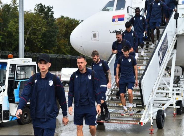 TRENING U 8 SATI Fudbaleri Zvezde doputovali u Mančester