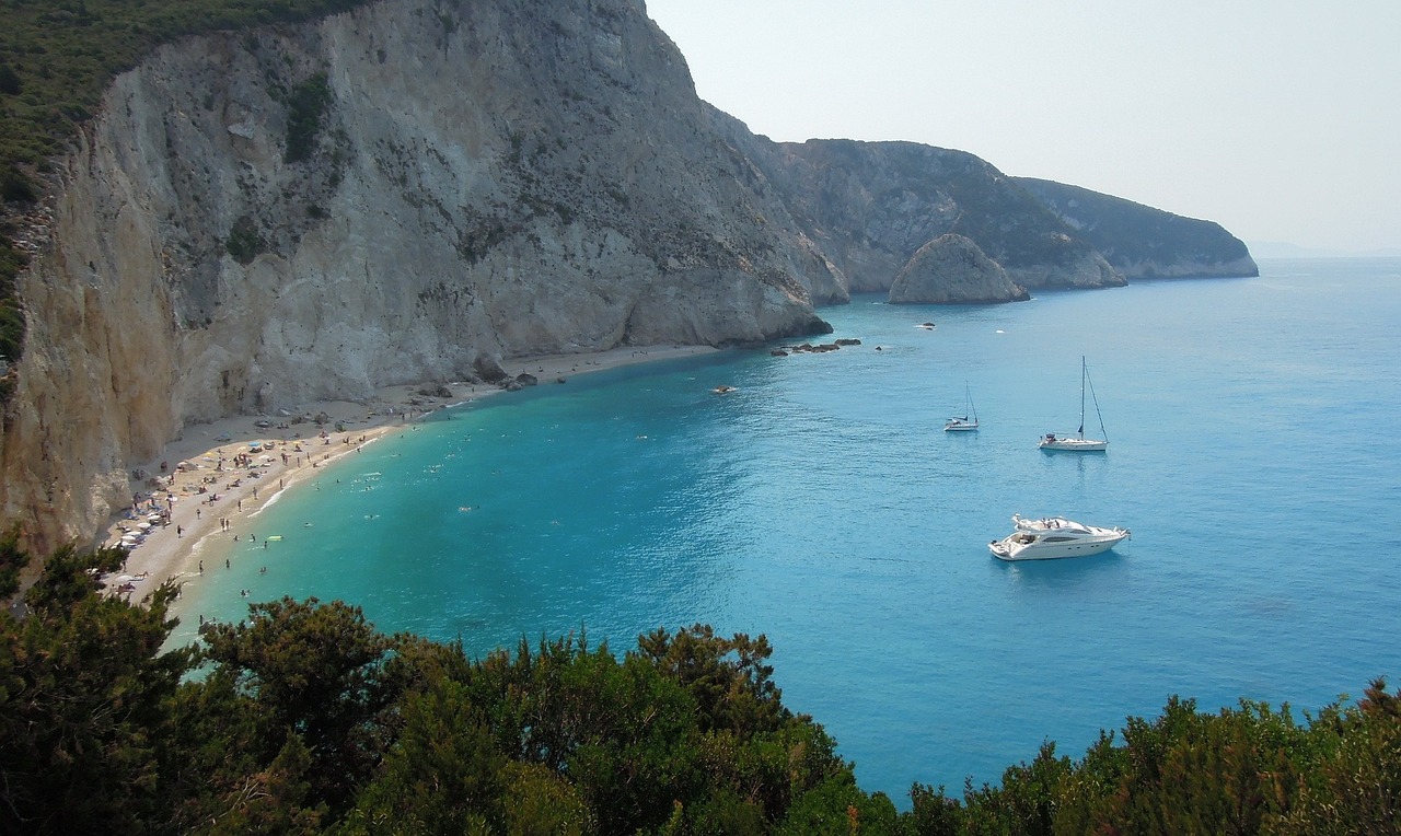 PLAŽE OPASNE ČAK I ZA ISKUSNE PLIVAČE Troje turista se utopilo u Grčkoj u jednom danu