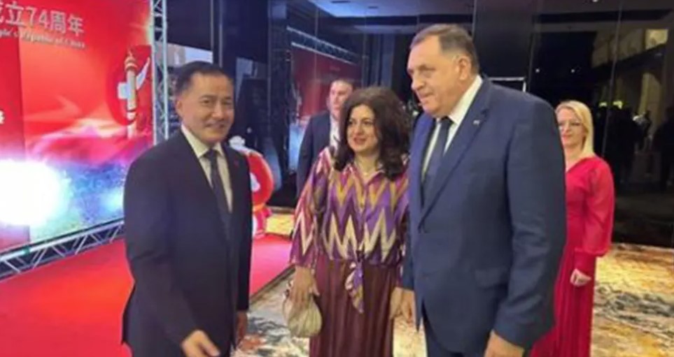 Dodik na svečanom prijemu povodom 74 godine od osnivanja Kine (FOTO)