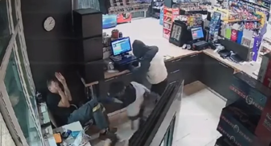 Objavljen snimak pljačke benzinske pumpe u Mostaru (VIDEO)