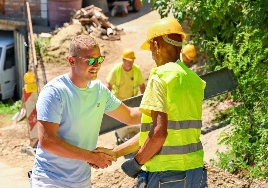 Voda za 25 kuća u banjalučkom naselju: Domaćinima uručeni vaučeri za besplatan priključak