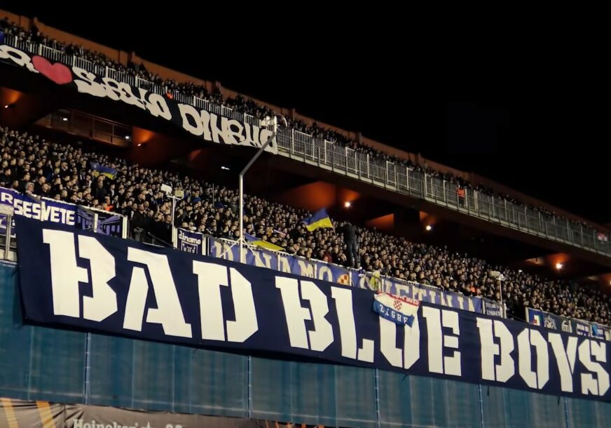 (FOTO) JEZIV ČIN! Bed Blu Bojse iz Atine dočekala bizarna poruka dobrodošlice