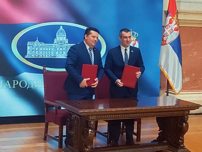 NAJVEĆI I NAJOZBILJNIJI ISTORIJSKI DOKUMENAT Stevandić i Orlić potpisali Memorandum o formiranju Parlamentarnog foruma Srbija-Republika Srpska