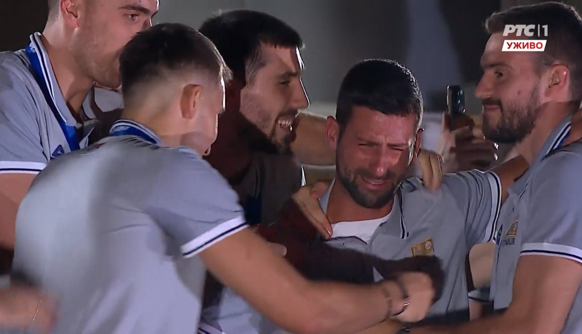 I SRPSKI ROD JE PLAKAO OD PONOSA! Đoković kroz suze: Na svijetu nijedna nacija nema ovaj duh koji mi imamo, živjela Srbija! (VIDEO)
