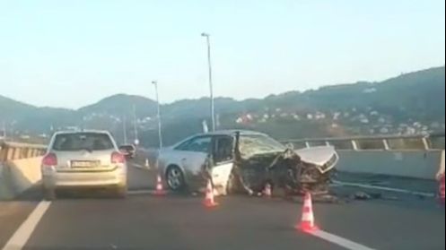 ŽESTOK SUDAR U SARAJEVU Četiri osobe povrijeđene, intervenisali i vatrogasci