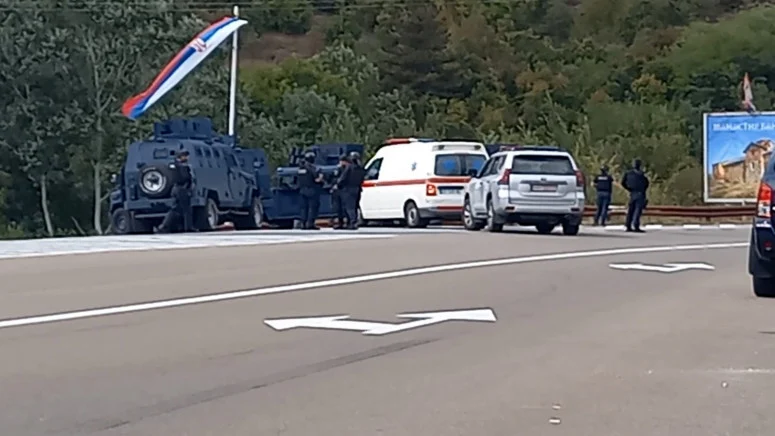 U toku pretres u manastiru Banjska, novosadski hodočasnici napustili manastir